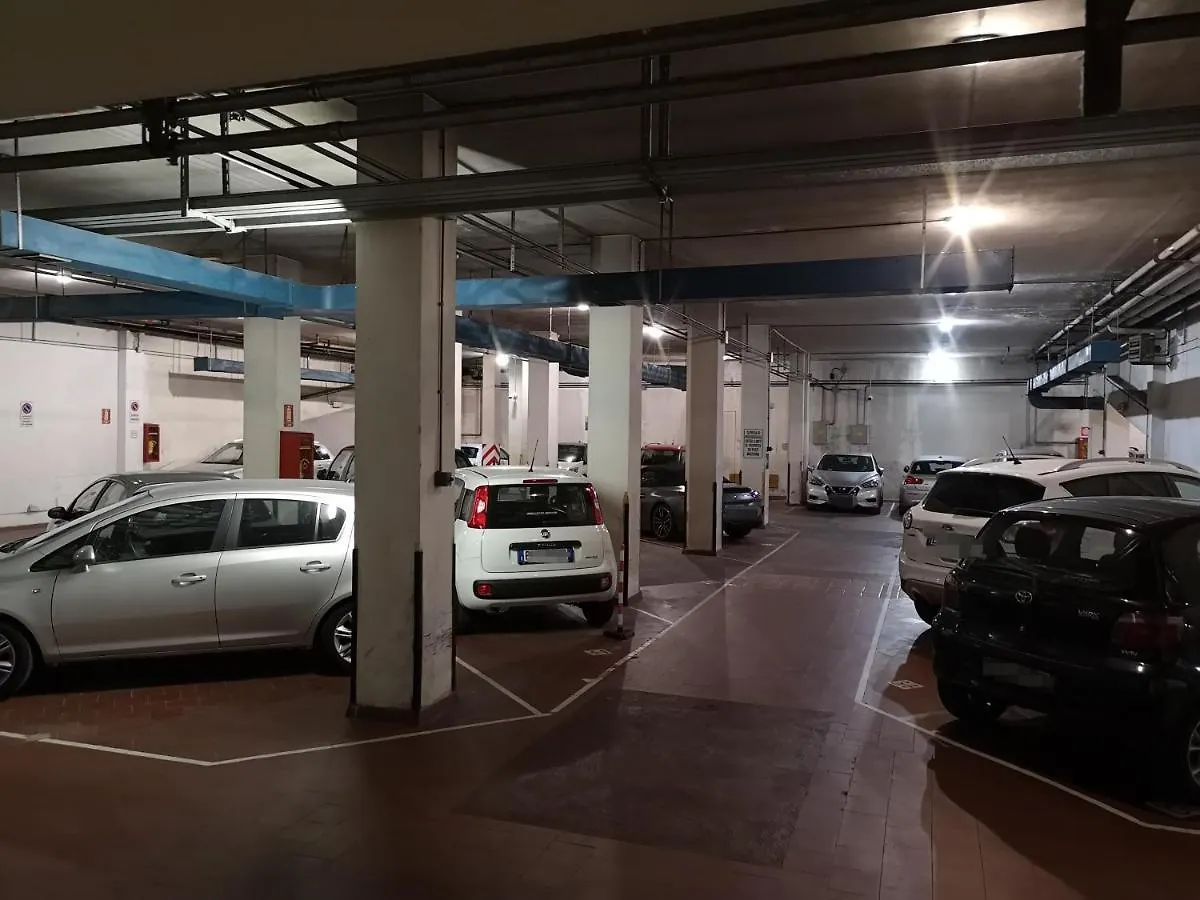 Διαμέρισμα Convenient Family Apt With Private Parking Μέστρε
