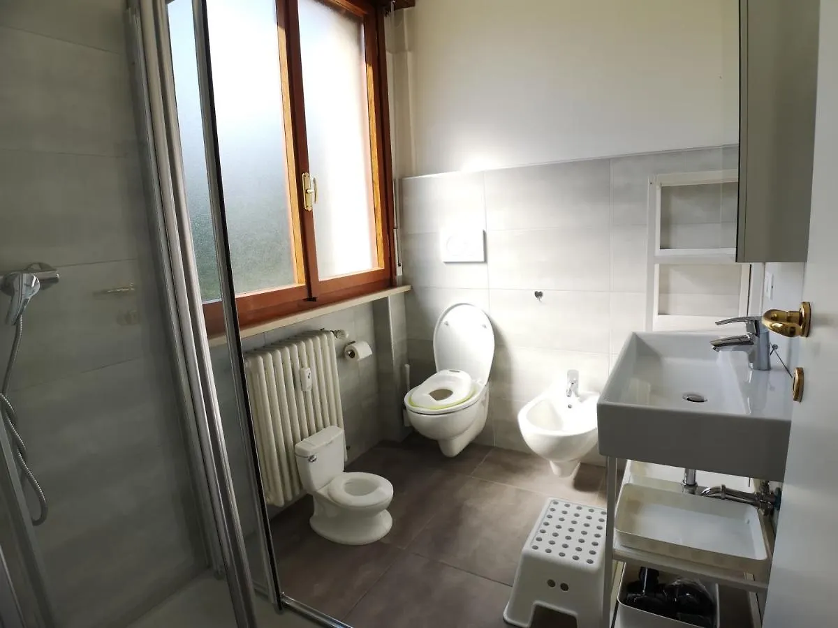 Convenient Family Apt With Private Parking Μέστρε