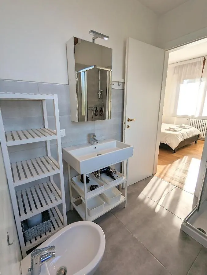 Convenient Family Apt With Private Parking Μέστρε 0*,