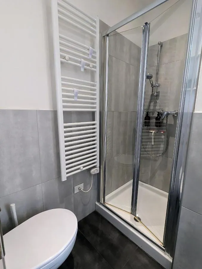 Convenient Family Apt With Private Parking Μέστρε